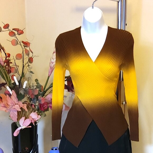 NWT Women’s Brown Yellow Dip-dyed Lightweight V Neck Long Sleeve  Sweater - Picture 2 of 7